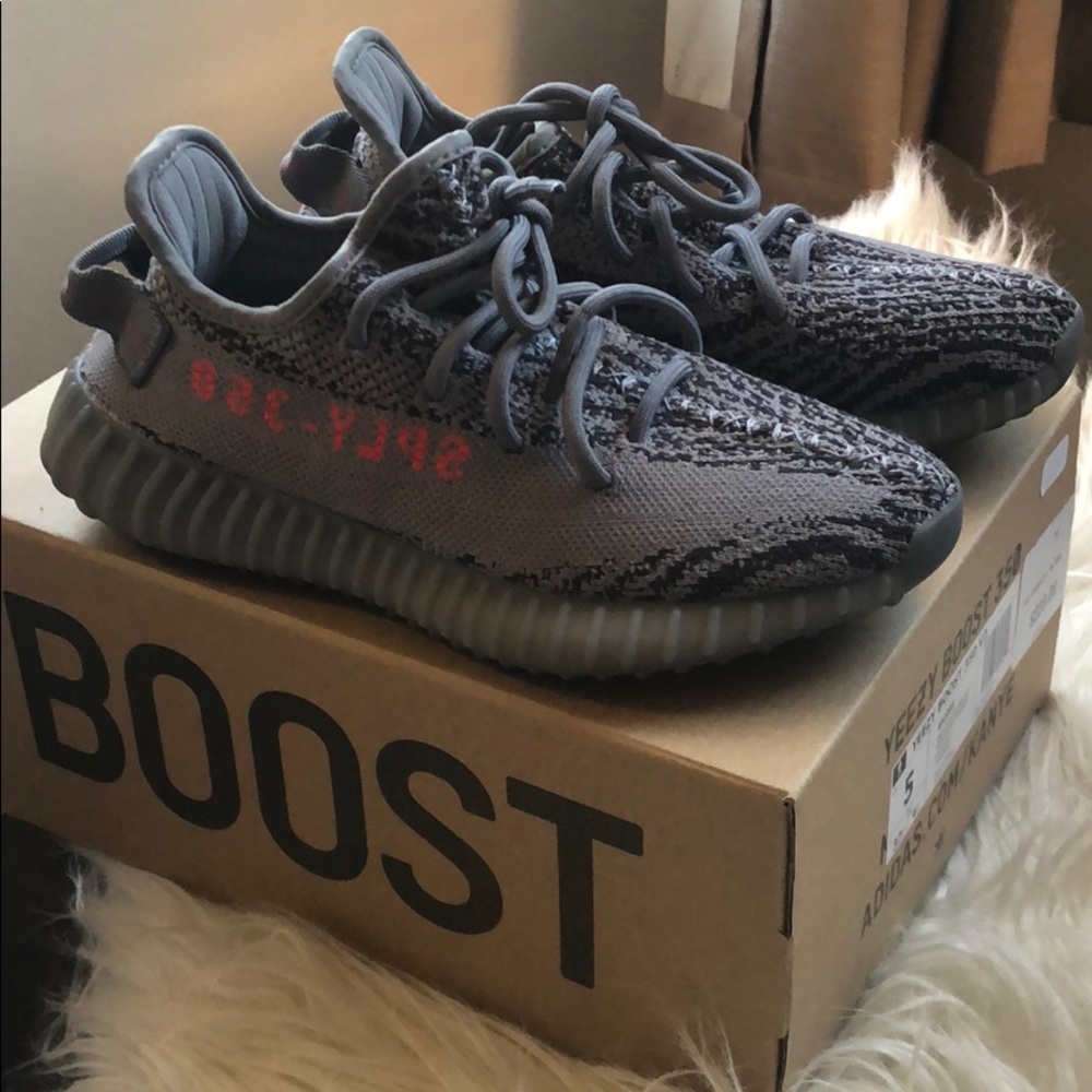 YEEZY BOOST 350 V2